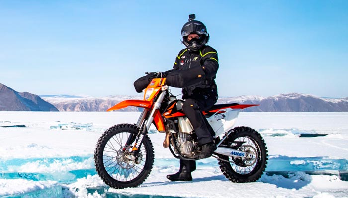 Ir-en-moto-en-invierno